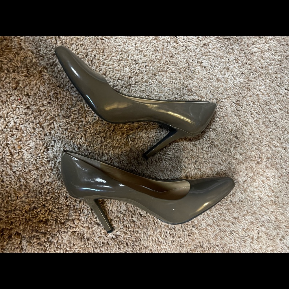 Woman’s JESSICA SIMPSON HEALS